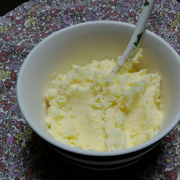 手作り発酵バター☆無塩☆ヨーグルティア使用